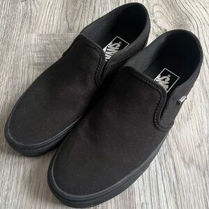 Women’s Vans black slip on (8)